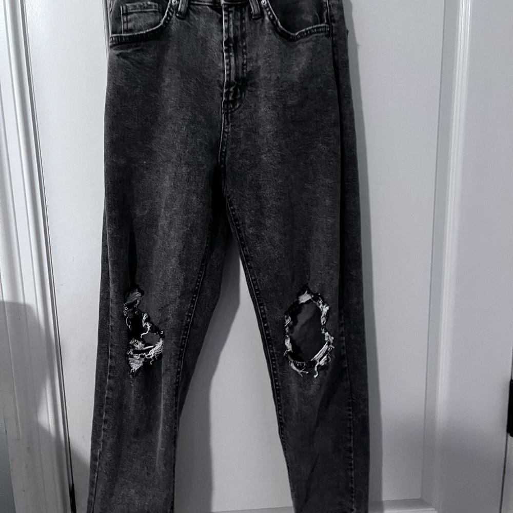 Women’s Distressed Black Jeans